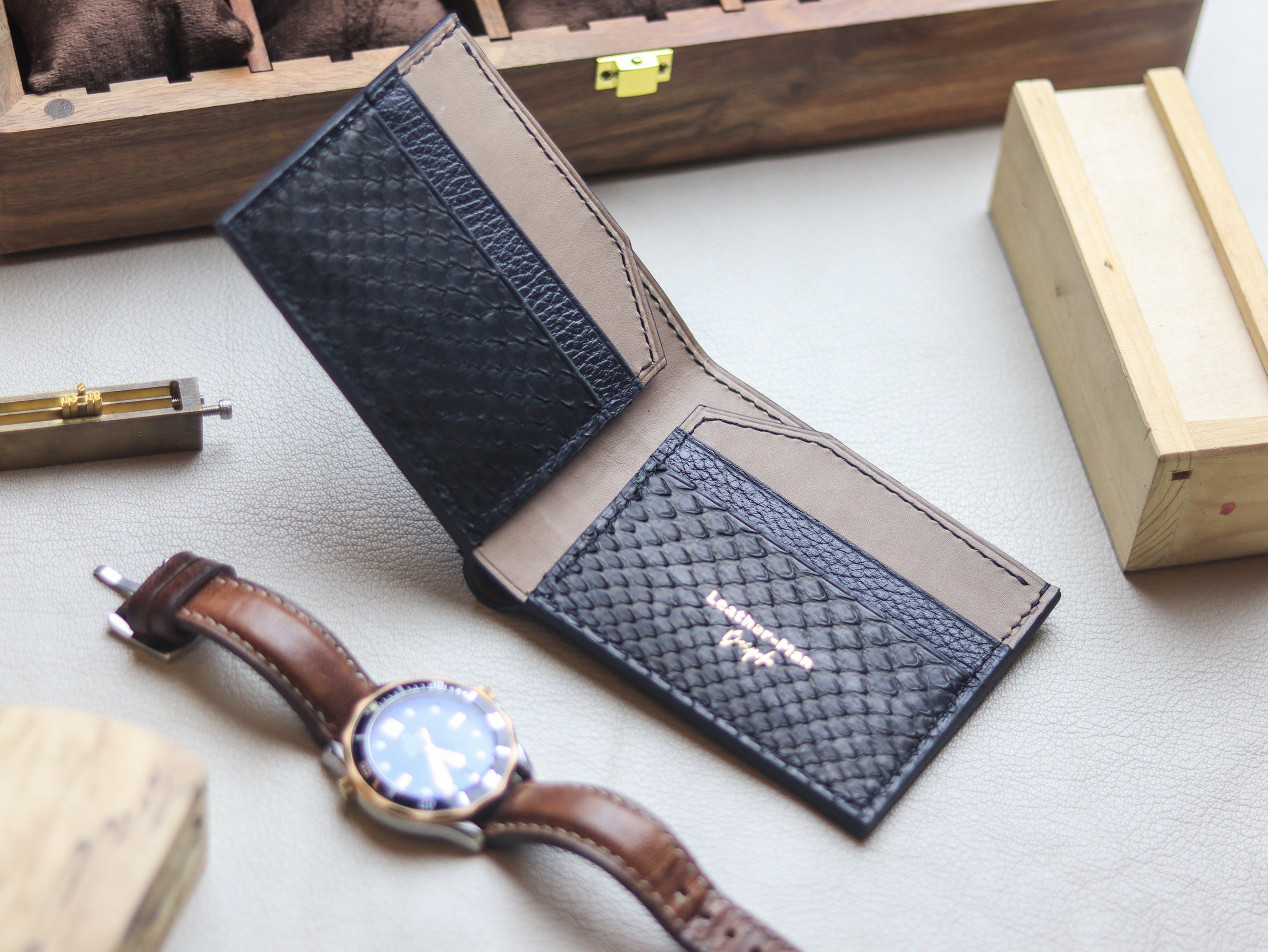 LARSON -  RAVEN BLACK PYTHON SKIN